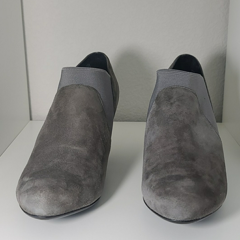 VANELi leather booties with elastic band and heel